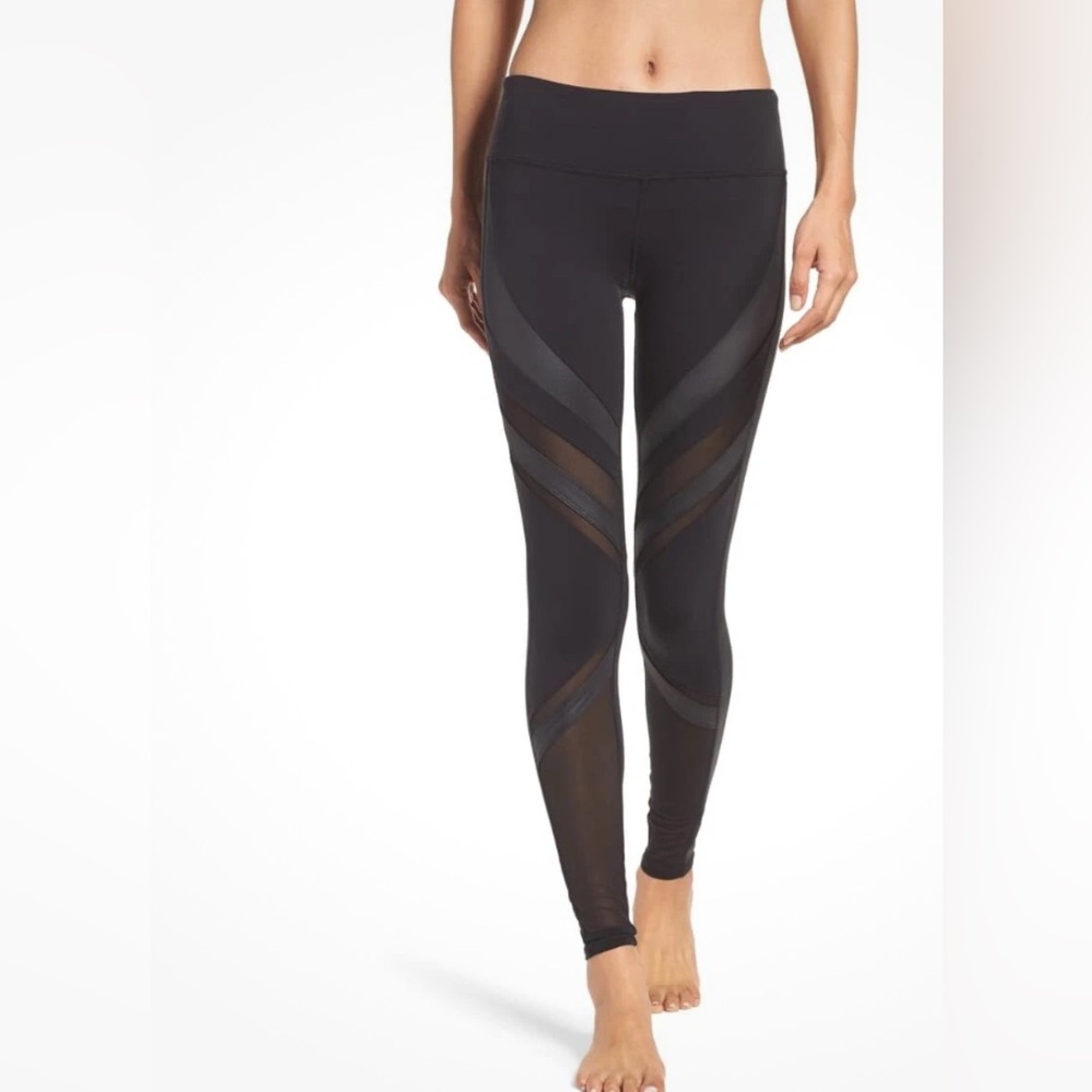ALO Epic High Waist Leggings - gray, Size Xs. In perfect condition